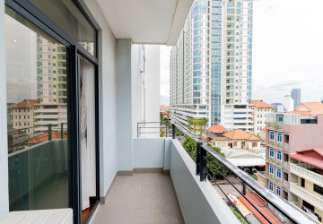 3 Bedroom Serviced Apartment For Rent - Wat Phnom, Phnom Penh thumbnail