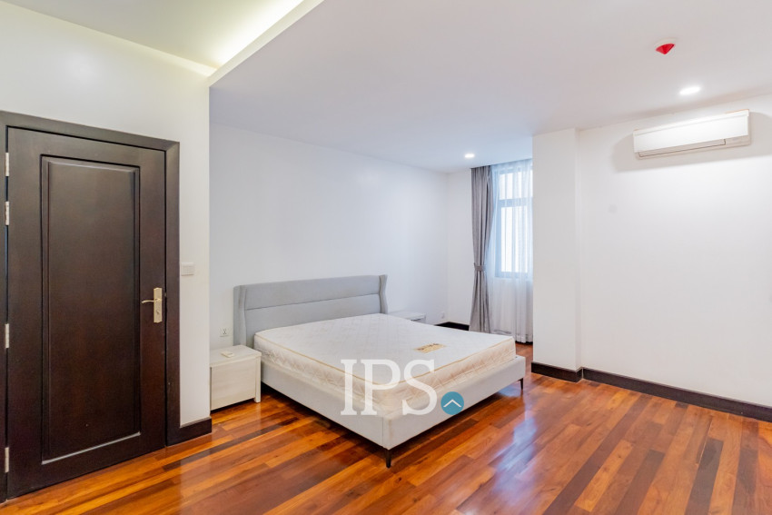 3 Bedroom Serviced Apartment For Rent - Wat Phnom, Phnom Penh