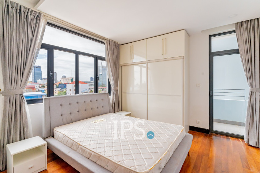 3 Bedroom Serviced Apartment For Rent - Wat Phnom, Phnom Penh