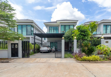 4 Bedroom Villa For Rent - Borey Tourism, Kandaek, Prasat Bakong, Siem Reap thumbnail