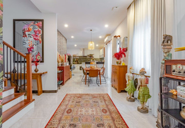 4 Bedroom Villa For Rent - Borey Tourism, Kandaek, Prasat Bakong, Siem Reap thumbnail