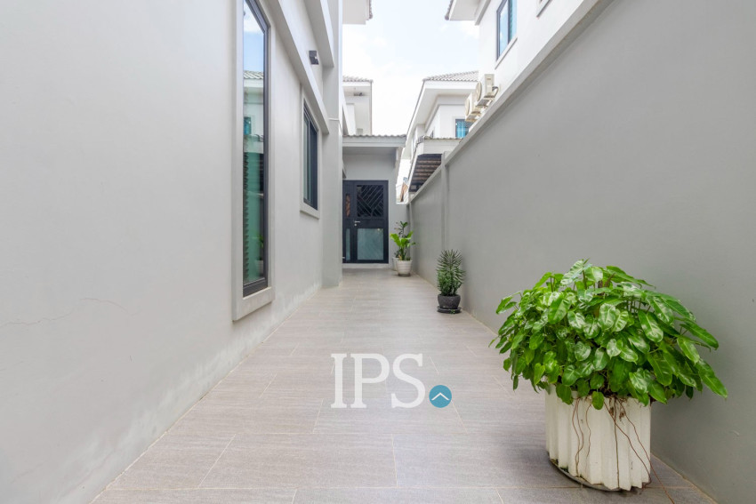 4 Bedroom Villa For Rent - Borey Tourism, Kandaek, Prasat Bakong, Siem Reap