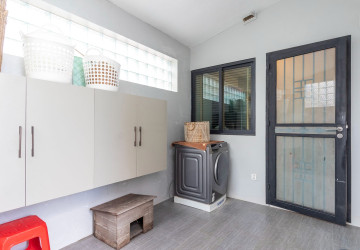 4 Bedroom Villa For Rent - Borey Tourism, Kandaek, Prasat Bakong, Siem Reap thumbnail