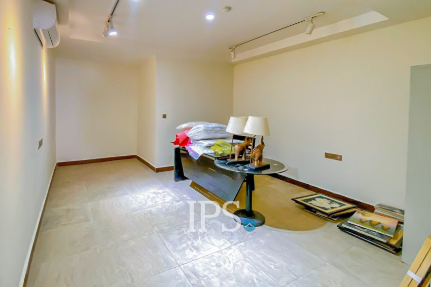 14 Bedroom Hotel For Rent -BKK1, Phnom Penh