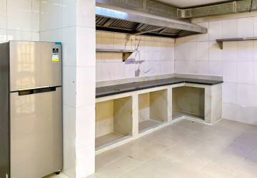 14 Bedroom Hotel For Rent -BKK1, Phnom Penh thumbnail