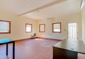 14 Bedroom Hotel For Rent -BKK1, Phnom Penh thumbnail