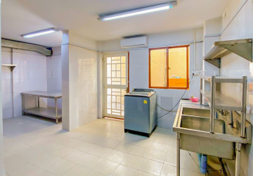 14 Bedroom Hotel For Rent -BKK1, Phnom Penh thumbnail