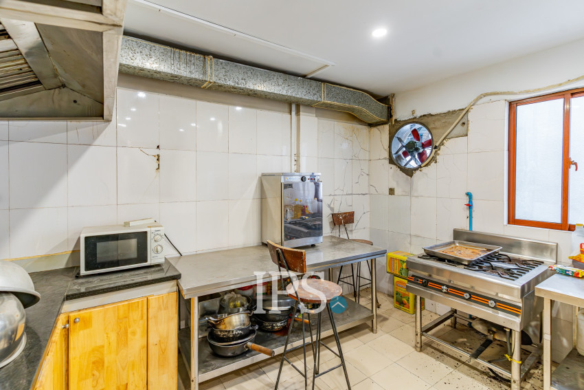 15 Bedroom Commercial Building For Rent - BKK1, Phnom Penh
