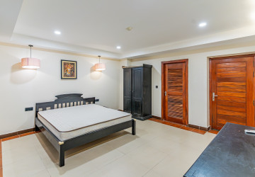15 Bedroom Commercial Building For Rent - BKK1, Phnom Penh thumbnail