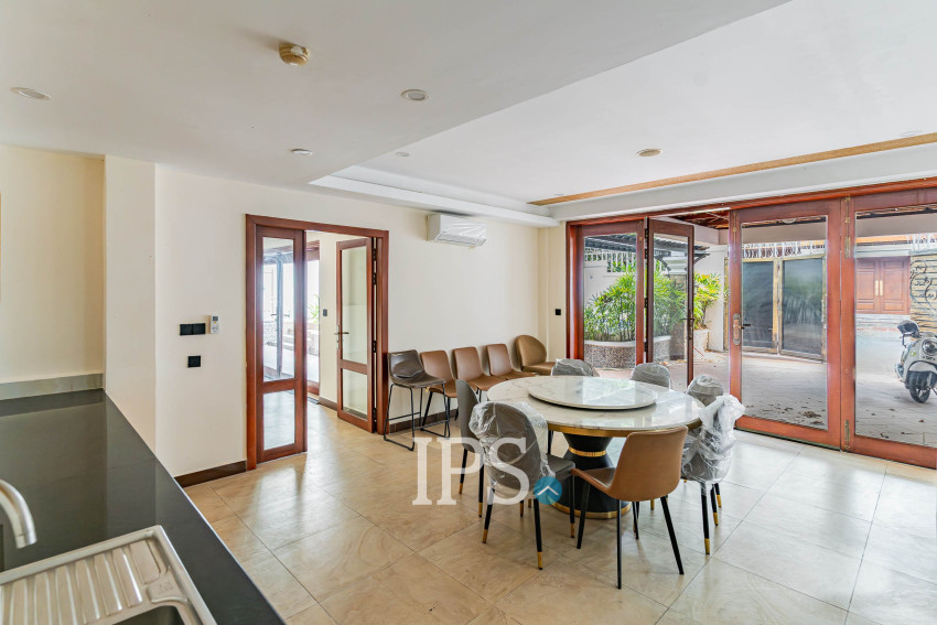 15 Bedroom Commercial Building For Rent - BKK1, Phnom Penh