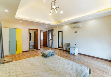 15 Bedroom Commercial Building For Rent - BKK1, Phnom Penh thumbnail