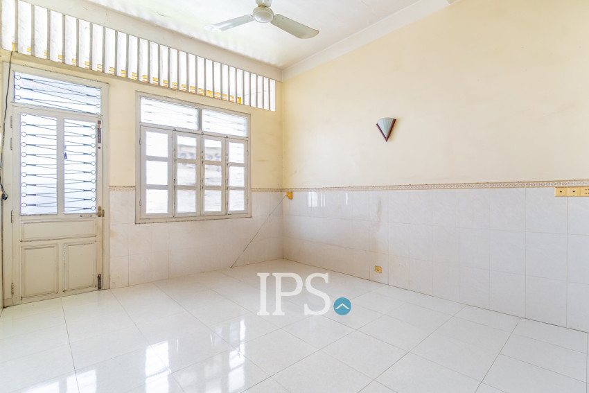 1 Bedroom Unrenovated Flat For Sale - Phsar Kandal 1 , Phnom Penh