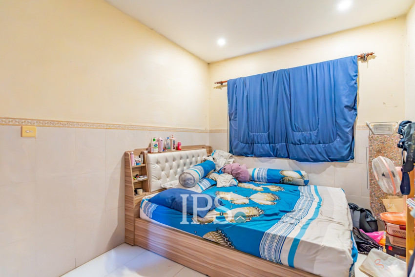 1 Bedroom Unrenovated Flat For Sale - Phsar Kandal 1 , Phnom Penh