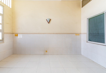 1 Bedroom Unrenovated Flat For Sale - Phsar Kandal 1 , Phnom Penh thumbnail