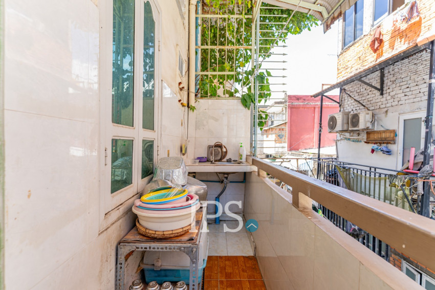1 Bedroom Unrenovated Flat For Sale - Phsar Kandal 1 , Phnom Penh