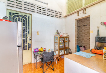 1 Bedroom Unrenovated Flat For Sale - Phsar Kandal 1 , Phnom Penh thumbnail