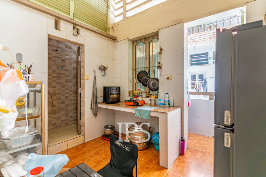 1 Bedroom Unrenovated Flat For Sale - Phsar Kandal 1 , Phnom Penh