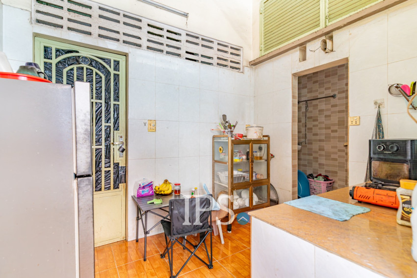 1 Bedroom Unrenovated Flat For Sale - Phsar Kandal 1 , Phnom Penh
