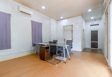 48 Sqm Office Space For Rent - Slor Kram, Siem Reap thumbnail
