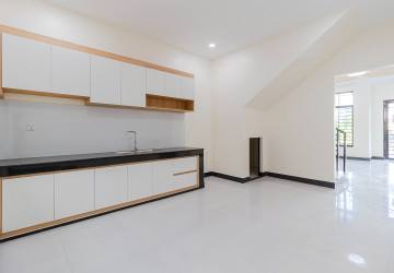 4 Bedroom House For Rent - Krabei Riel, Siem Reap thumbnail