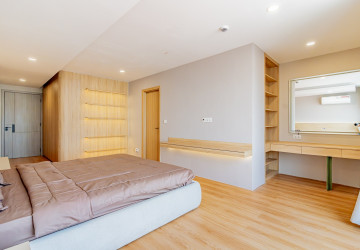 5 Bedroom Serviced Penthouse For Rent - Toul Kok, Phnom Penh thumbnail