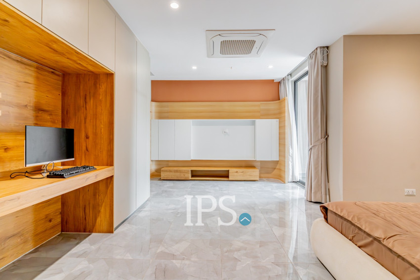 5 Bedroom Serviced Penthouse For Rent - Toul Kok, Phnom Penh