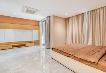 5 Bedroom Serviced Penthouse For Rent - Toul Kok, Phnom Penh thumbnail