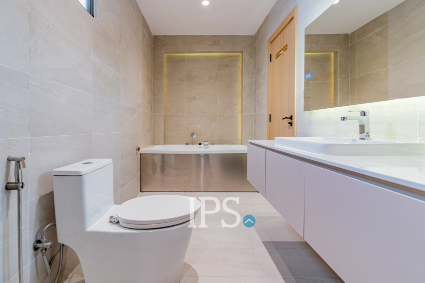 5 Bedroom Serviced Penthouse For Rent - Toul Kok, Phnom Penh