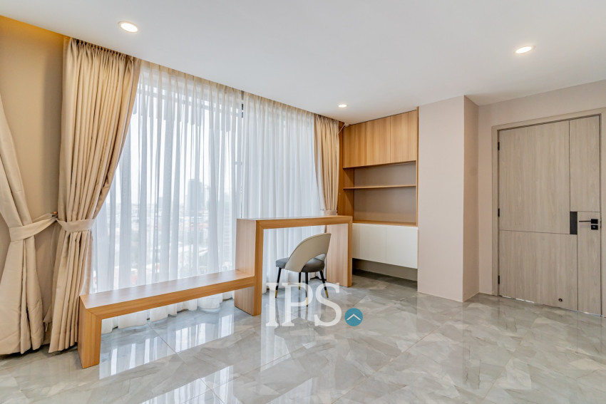 5 Bedroom Serviced Penthouse For Rent - Toul Kok, Phnom Penh