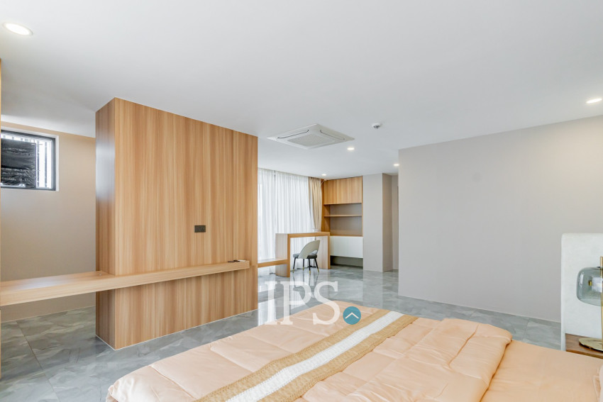 5 Bedroom Serviced Penthouse For Rent - Toul Kok, Phnom Penh