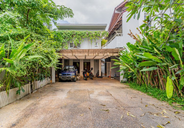 4 Bedroom Villa For Rent - Boeung Kak 2, Phnom Penh thumbnail