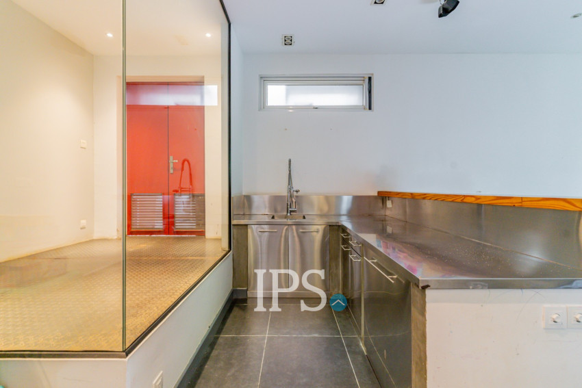 4 Bedroom Villa For Rent - Boeung Kak 2, Phnom Penh