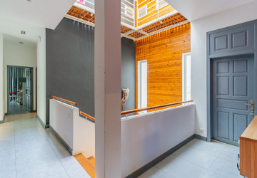 4 Bedroom Villa For Rent - Boeung Kak 2, Phnom Penh thumbnail