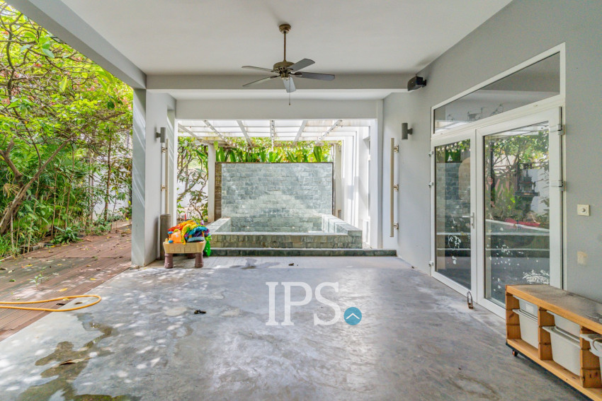 4 Bedroom Villa For Rent - Boeung Kak 2, Phnom Penh