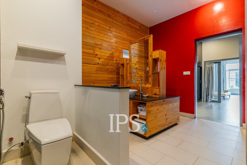 4 Bedroom Villa For Rent - Boeung Kak 2, Phnom Penh