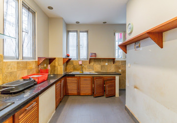 4 Bedroom Villa For Rent - Boeung Kak 2, Phnom Penh thumbnail
