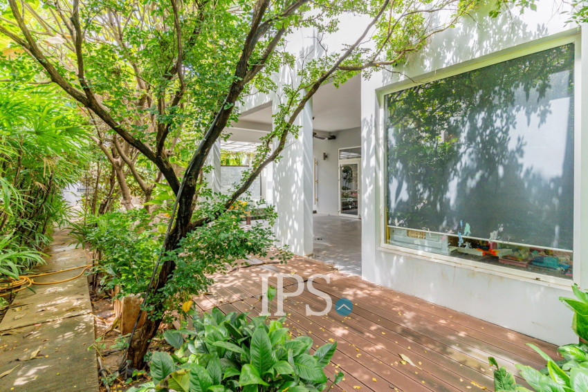 4 Bedroom Villa For Rent - Boeung Kak 2, Phnom Penh