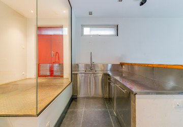 4 Bedroom Villa For Rent - Boeung Kak 2, Phnom Penh thumbnail