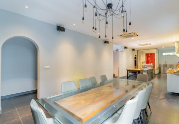 4 Bedroom Villa For Rent - Boeung Kak 2, Phnom Penh thumbnail