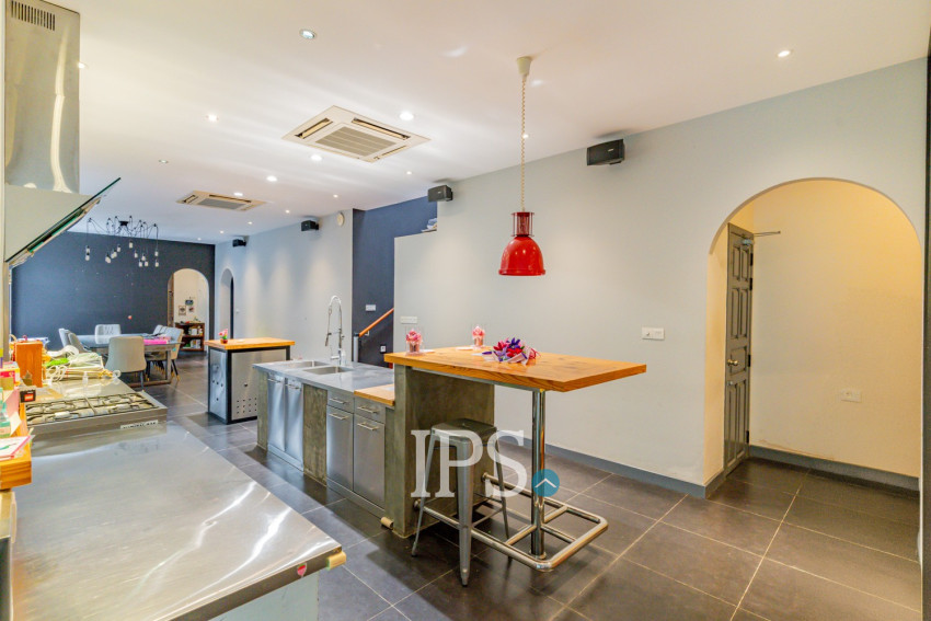 4 Bedroom Villa For Rent - Boeung Kak 2, Phnom Penh