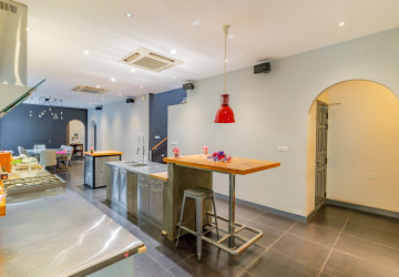 4 Bedroom Villa For Rent - Boeung Kak 2, Phnom Penh thumbnail