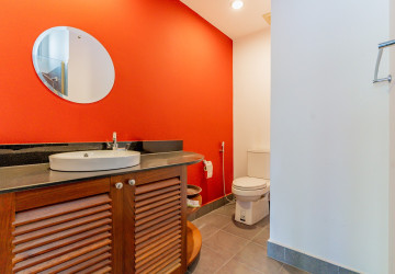 4 Bedroom Villa For Rent - Boeung Kak 2, Phnom Penh thumbnail