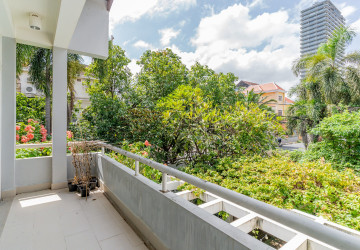 4 Bedroom Villa For Rent - Boeung Kak 2, Phnom Penh thumbnail