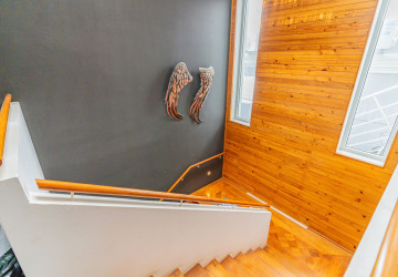 4 Bedroom Villa For Rent - Boeung Kak 2, Phnom Penh thumbnail