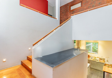 4 Bedroom Villa For Rent - Boeung Kak 2, Phnom Penh thumbnail