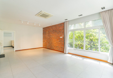 4 Bedroom Villa For Rent - Boeung Kak 2, Phnom Penh thumbnail