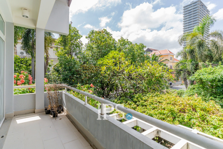 4 Bedroom Villa For Rent - Boeung Kak 2, Phnom Penh