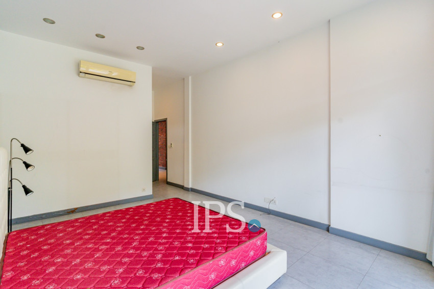 4 Bedroom Villa For Rent - Boeung Kak 2, Phnom Penh