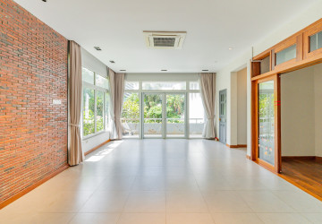 4 Bedroom Villa For Rent - Boeung Kak 2, Phnom Penh thumbnail