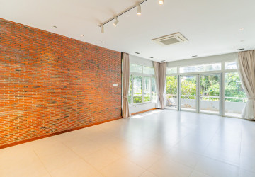 4 Bedroom Villa For Rent - Boeung Kak 2, Phnom Penh thumbnail